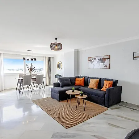Lejlighed Stunning Sea And Mountains Views Close To The ! *