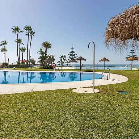 Stunning Sea And Mountains Views Close To The ! شقة
